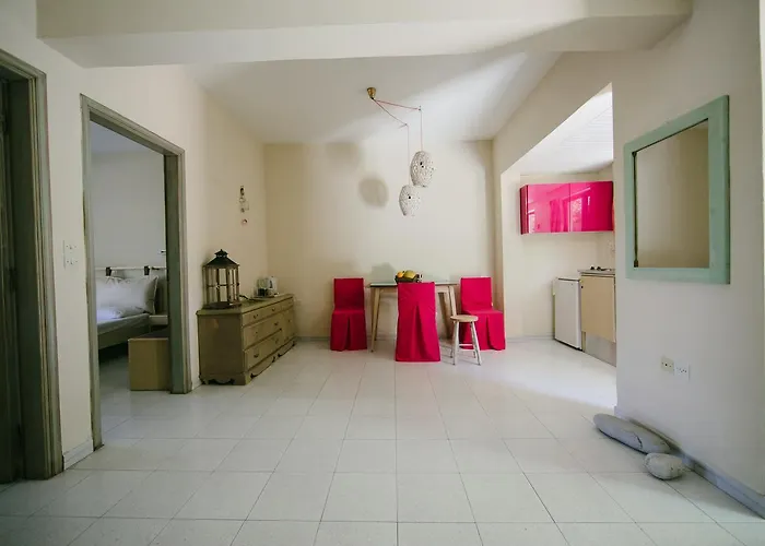 戈尔戈纳一室公寓 *